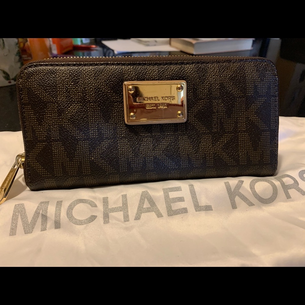 Michael kors large wallet